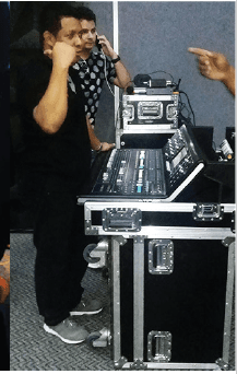 Operación de consola de sonido